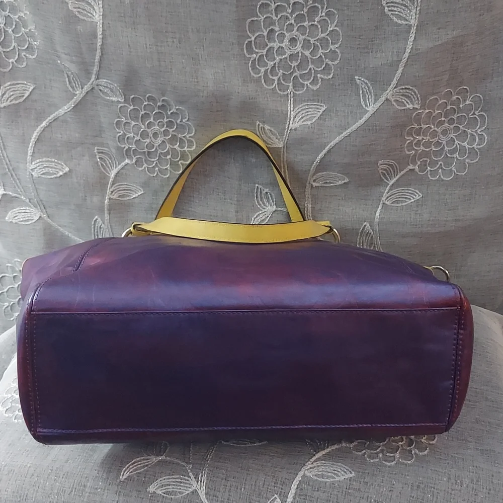 Coach embossed tote - Picture 6 of 8